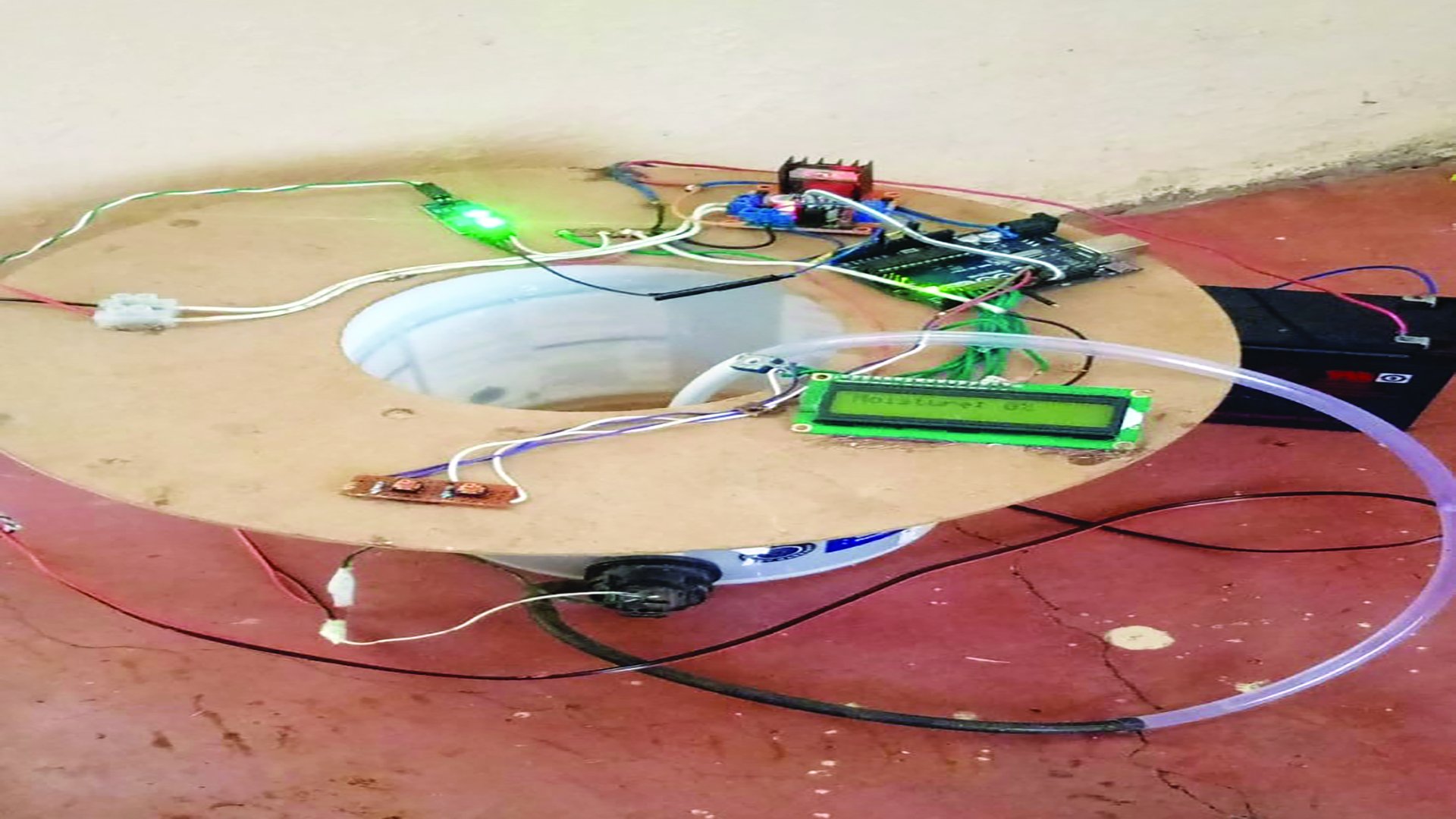 Students working on STEM project